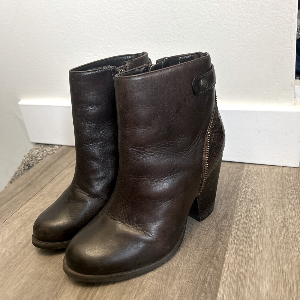Vince Camuto Ankle Boots ✨